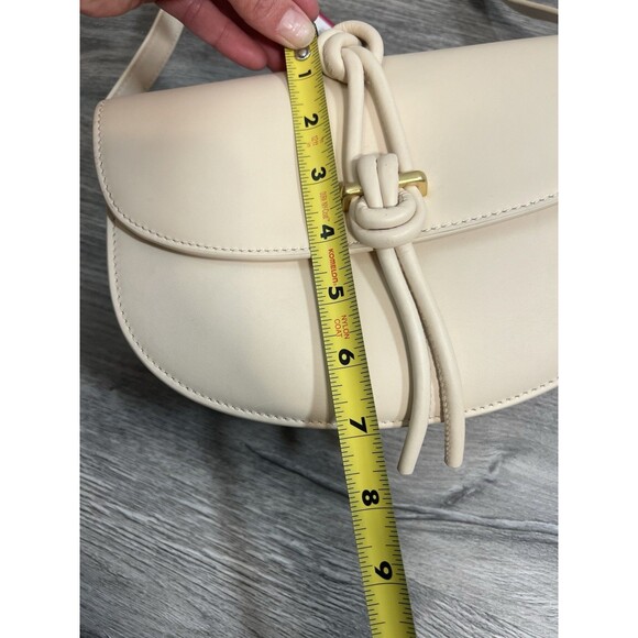 Vince Camuto Snap Shoulder Bag VC-JAIYA-CB  Warm Vanilla Color Leather NWT $188 - Picture 7 of 14